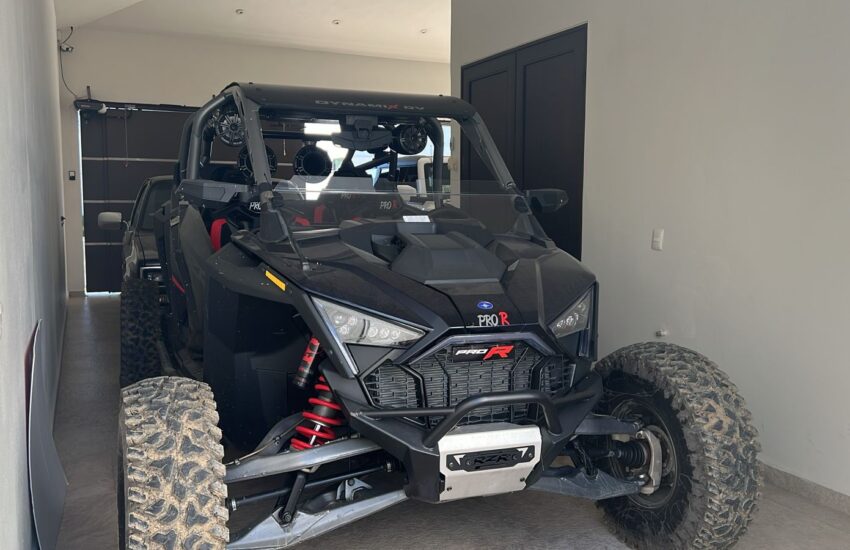 POLARIS RZR PRO R 2024